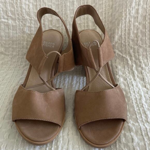 Eileen Fisher 8 Doe Nubuck Suede Block Heel Sandals EUC - Picture 2 of 8